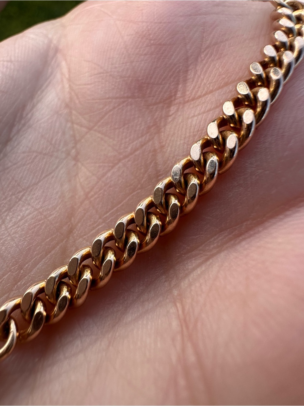 Solid yellow gold curb chain extender - Picture 5 of 8